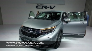 Видео Honda CR-V внутри и снаружи