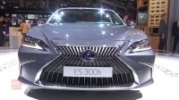 Відео Lexus ES 300h - экстерьер и интерьер