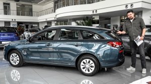 #: Hyundai i30.    !