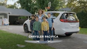  Chrysler Pacifica:     