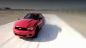 Видеообзор Ford Mustang (англ)