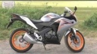 Відео Видеообзор Honda CBR125R от Luke Wilkins