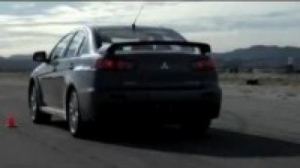 Видео Mitsubishi Evo X vs Mitsubishi Evo IX