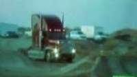 Видео Прыжок на грузовике