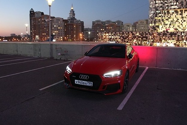 - Audi RS 5: C-