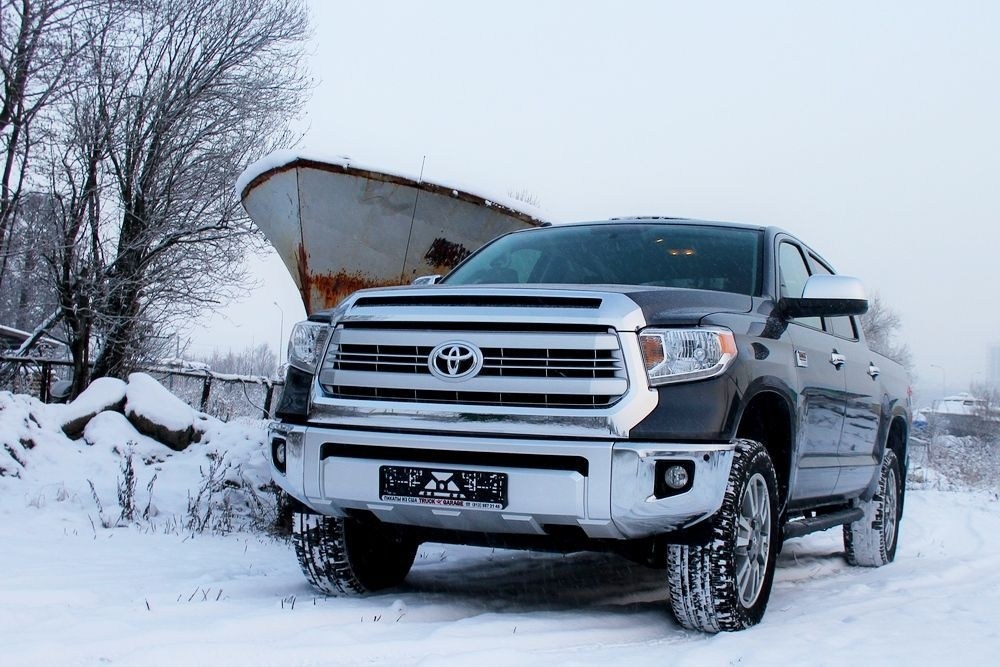 Тест-драйв Toyota Tundra: Toyota Tundra: настоящий ковбой