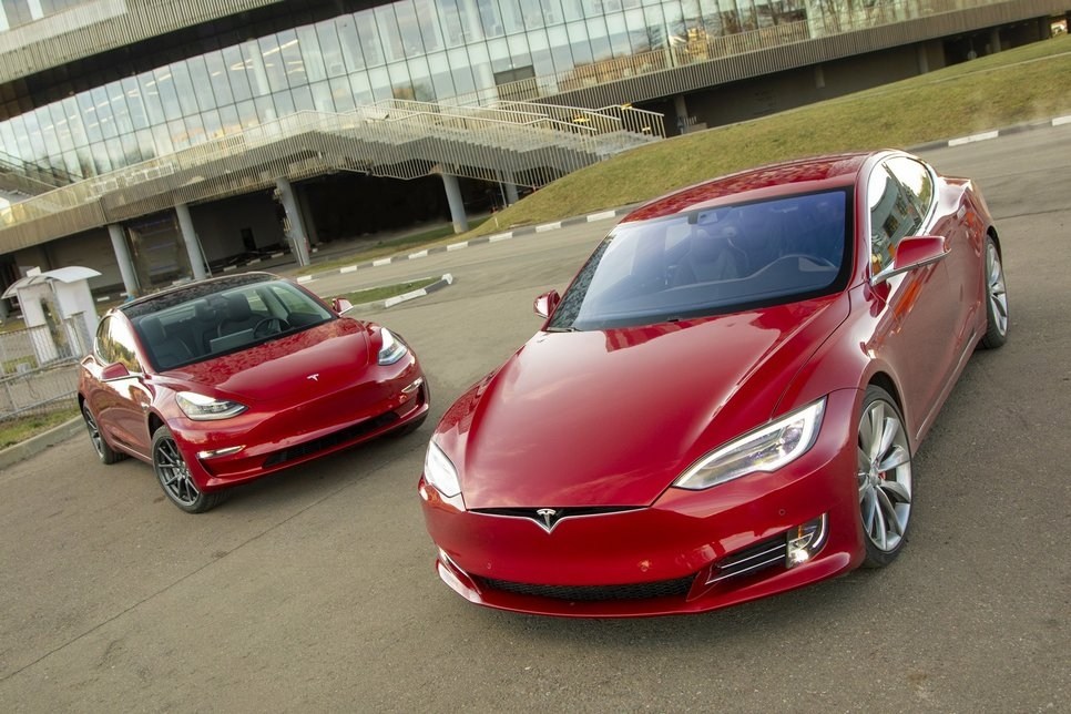 Тест-драйв Tesla Model 3: Tesla Model 3 vs Tesla Model S P85D. 1000-сильный экспресс в будущее