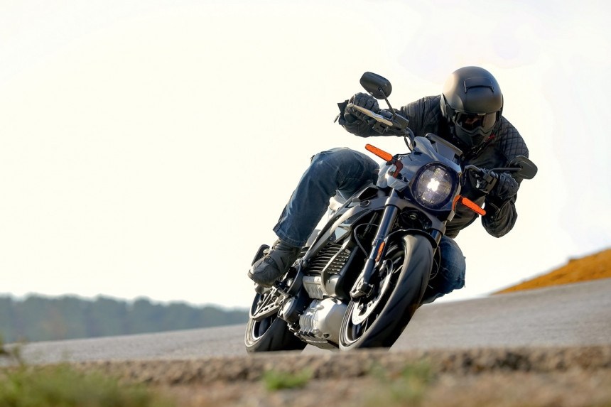 Тест-драйв Harley-Davidson LiveWire: Электрическая лестница в будущее. Harley-Davidson LiveWire: начало конца эпохи ДВС на мотоциклах?