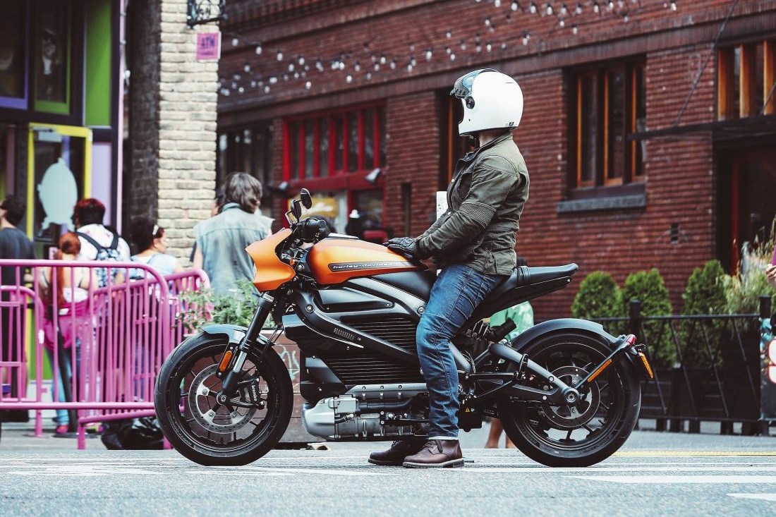 -    : Harley-Davidson LiveWire:   