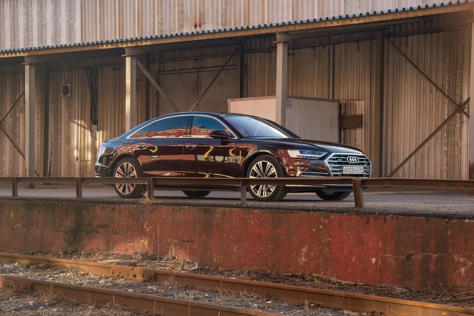 Тест-драйв Audi A8: Audi A8 - космический лайнер для земной суеты!