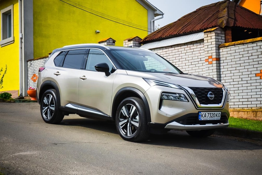 - Nissan X-Trail: Nissan X-Trail   㳺.    ?