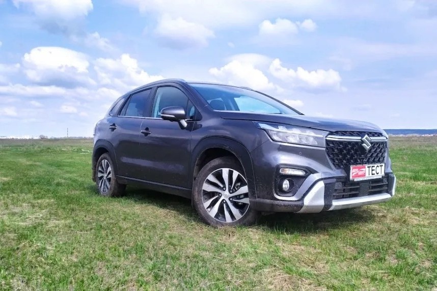 - Suzuki S-CROSS: Suzuki S-Cross:       44