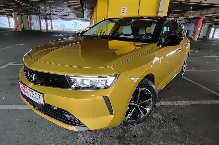 - Opel Astra: Opel Astra L:   