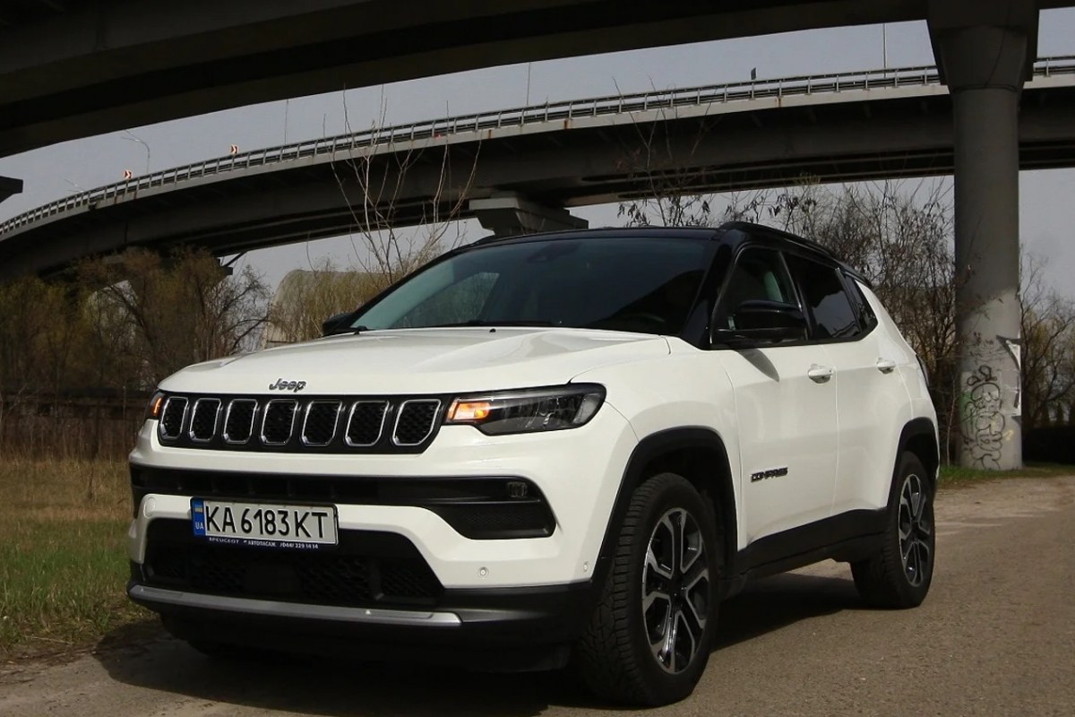 - Jeep Compass:  Jeep Compass:     