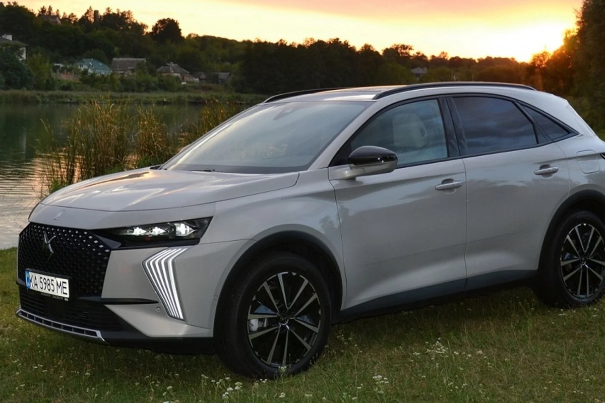 ����-����� DS 7: ���, �������� � 300 ���: ����-����� ������ ��������� DS7