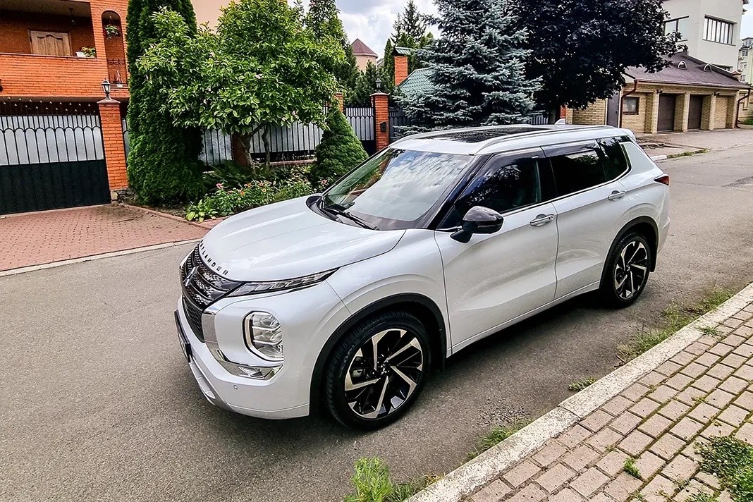 ����-����� Mitsubishi Outlander: Mitsubishi Outlander. ��� ����� ������, ���� �����