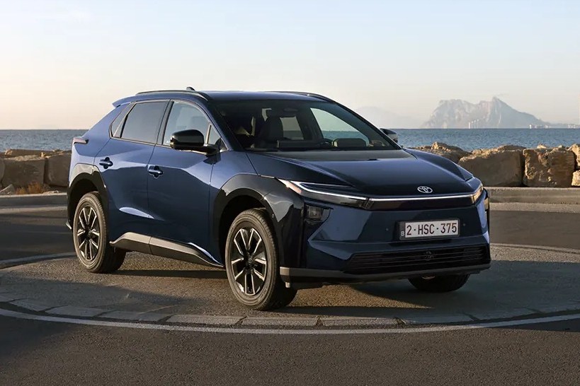 ����-����� Toyota bZ4X: Toyota bZ4X. ���������� ������������ RAV4?
