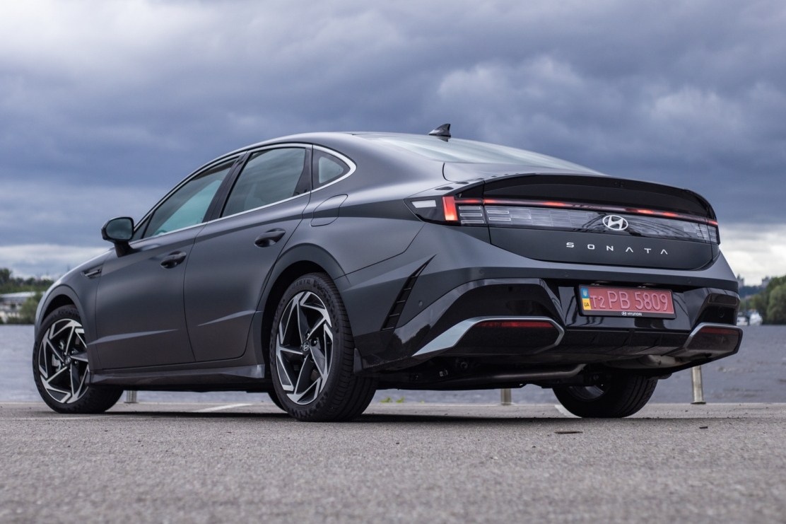 ����-����� Hyundai Sonata: Hyundai Sonata: ������� ������ ����� �� ���������