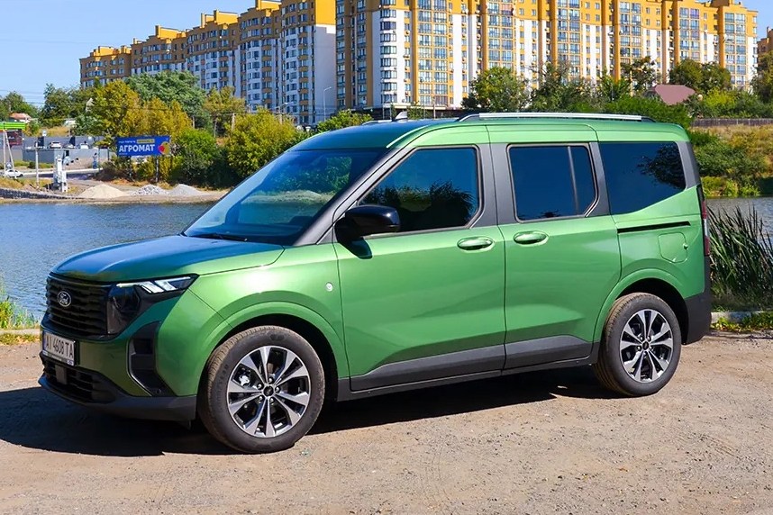 ����-����� Ford Tourneo Courier: ����-����� Ford Tourneo Courier. �������� � ���������