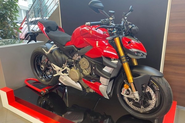   Ducati   2020  Ducati Streetfighter V4