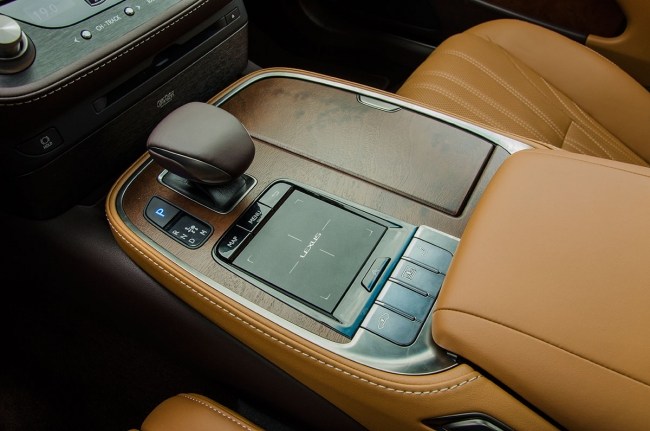 Чем удивляет новый флагманский седан вот «Лексус». Lexus LS 500