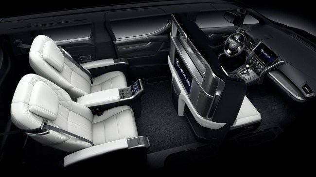 Интерьер Lexus LM так же может похвастать 26-дюймовым телевизором, аудиосистемой на 19 динамиков, холодильником и отсеком для зонтиков