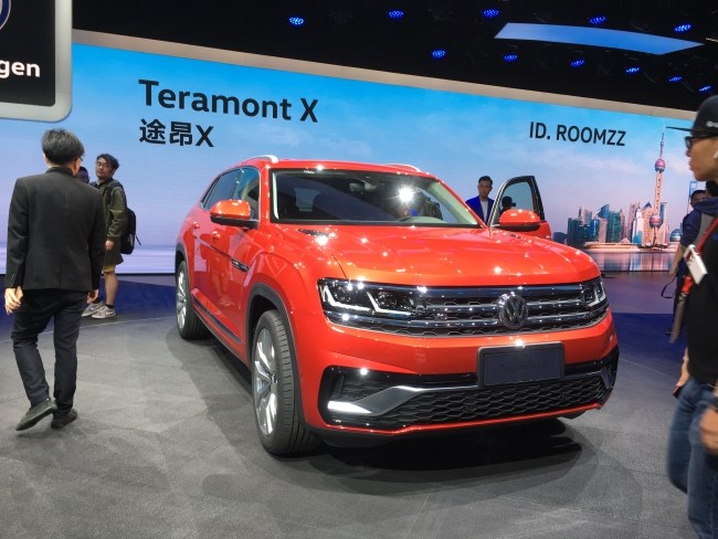 Volkswagen Teramont X, он же будущий Atlas Coupe вид спереди