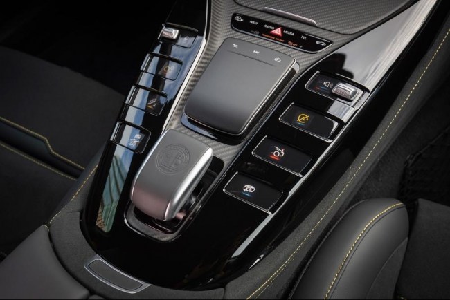Адвокаты дьявола. Mercedes AMG GT 4-Door Coupe (X290)