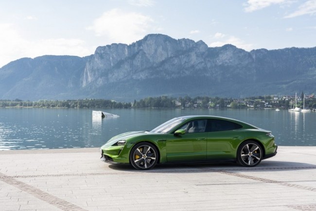 Быстрый, злой, зеленый. Porsche Taycan
