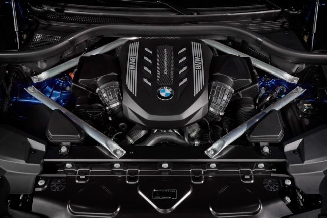 Привидение с моторищем. BMW X6 (G06)