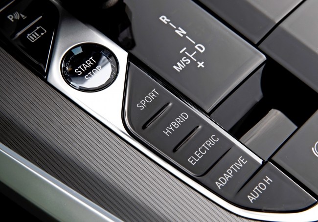 Заправляем электричеством гибрид. BMW X5 iPerformance (G05)