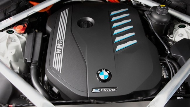 Заправляем электричеством гибрид. BMW X5 iPerformance (G05)