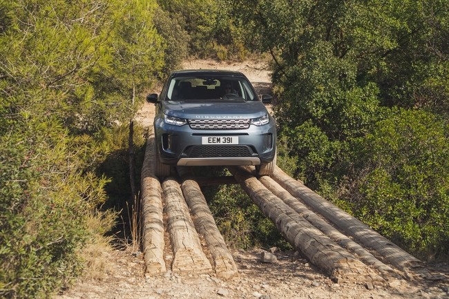 Новая платформа и отделка из мусора. Land Rover Discovery Sport