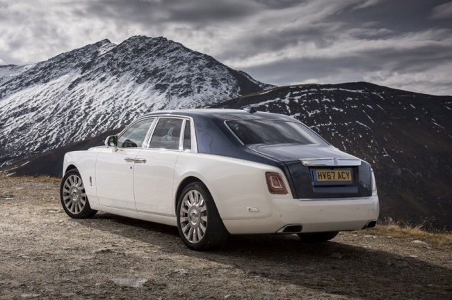 Королевский автомобиль для королевских особ. Rolls-Royce Phantom