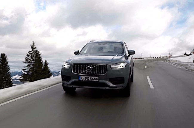 Volvo XC90 Mild Hybrid поведения на дороге
