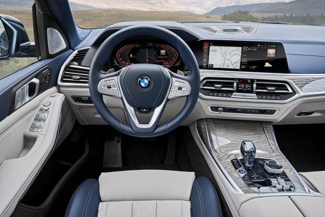 BMW X7: Спорт-комод. BMW X7 (G07)