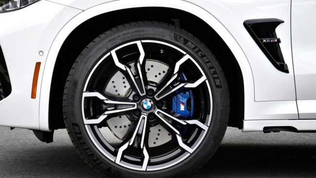 Скажи «си-и-ыр!»: тест заряджених кросоверів BMW X3/X4 M Competition. BMW X4 M (F98)