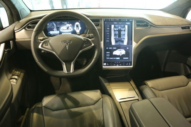 Tesla Model X: Обыкновенное чудо. Tesla Model X