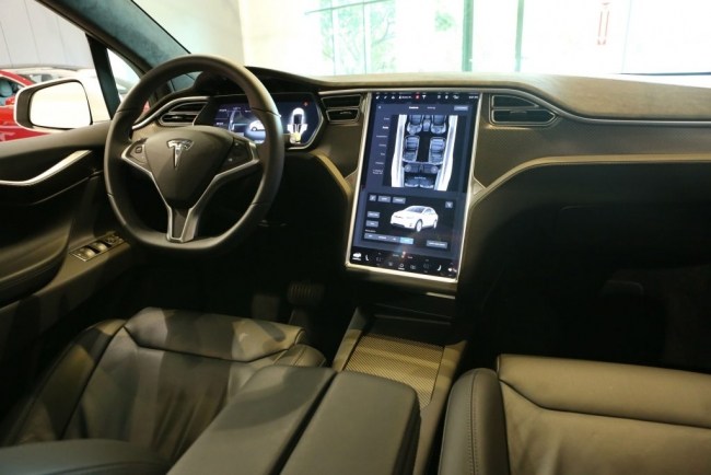 Tesla Model X: Обыкновенное чудо. Tesla Model X