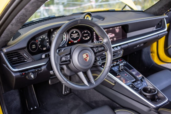Porsche 911 Turbo S: почему нет смысла покупать его для «понтов». Porsche 911 Turbo (992)