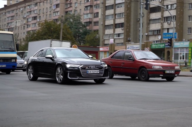 Audi S6 в городе