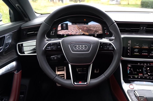 Audi S6 кермо і панель приладів