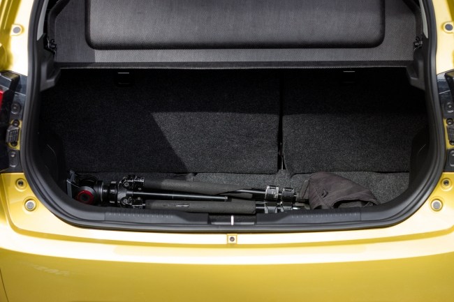 Suzuki Ignis багажник