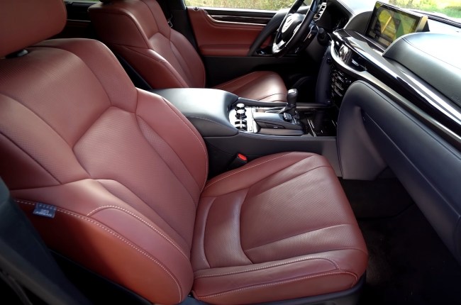 Lexus LX 450d сиденья