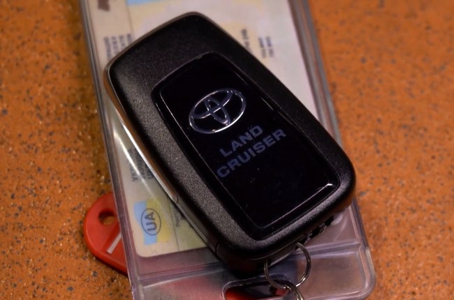 Toyota Land Cruiser Prado електронний ключ
