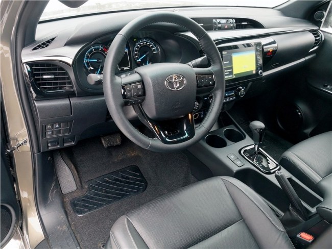 Toyota HiLux – Простор для творчества. Toyota Hilux