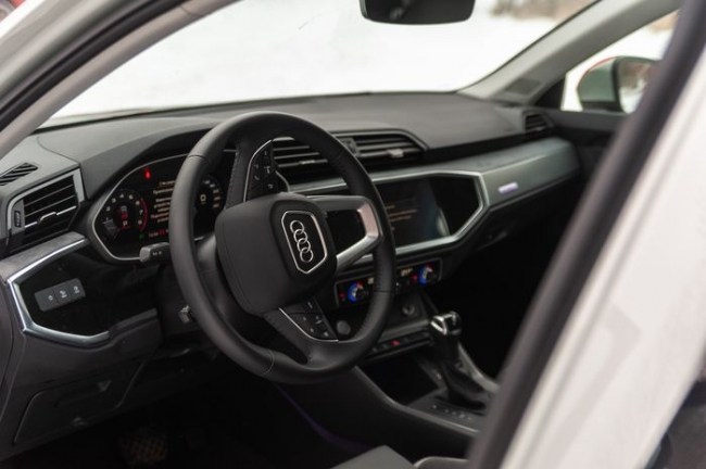 AUDI Q3 Sportback: городской задира. Audi Q3 Sportback (F3)