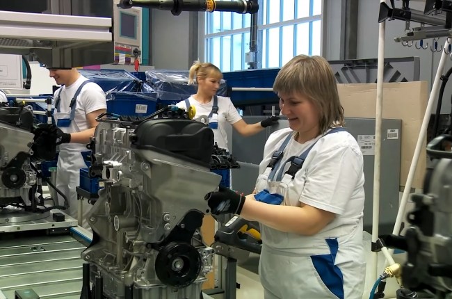 Skoda Octavia сборка двигателя  (завод Volkswagen Group Rus в Калуге)