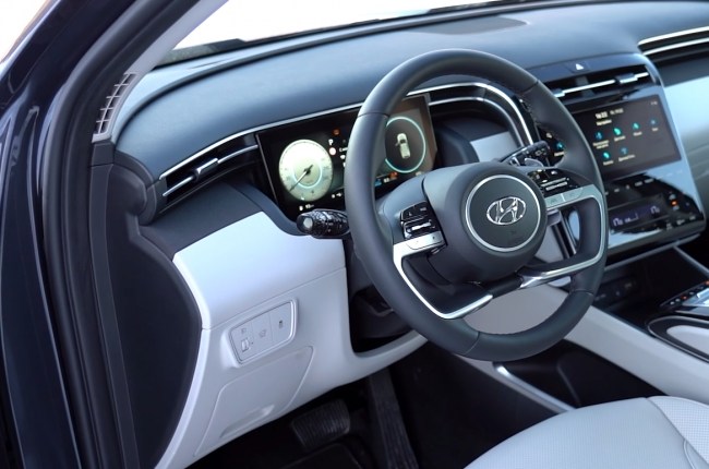 Hyundai Tucson руль и приборная панель