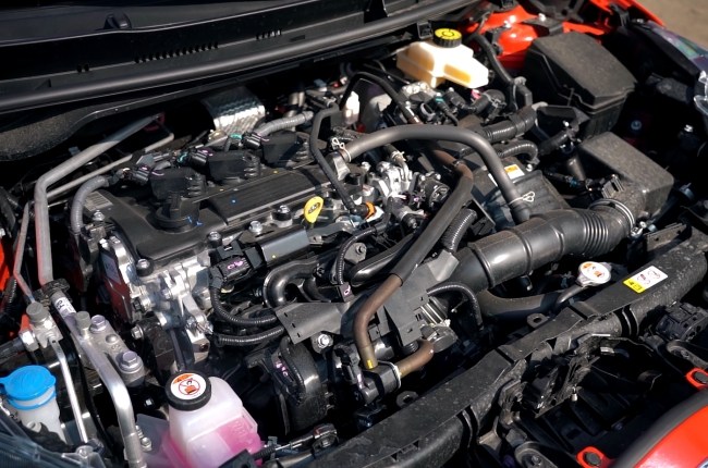 Toyota Yaris Hybrid двигун